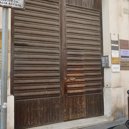 Апартаменти Domus Cavour Чивітавекк'я Екстер'єр фото