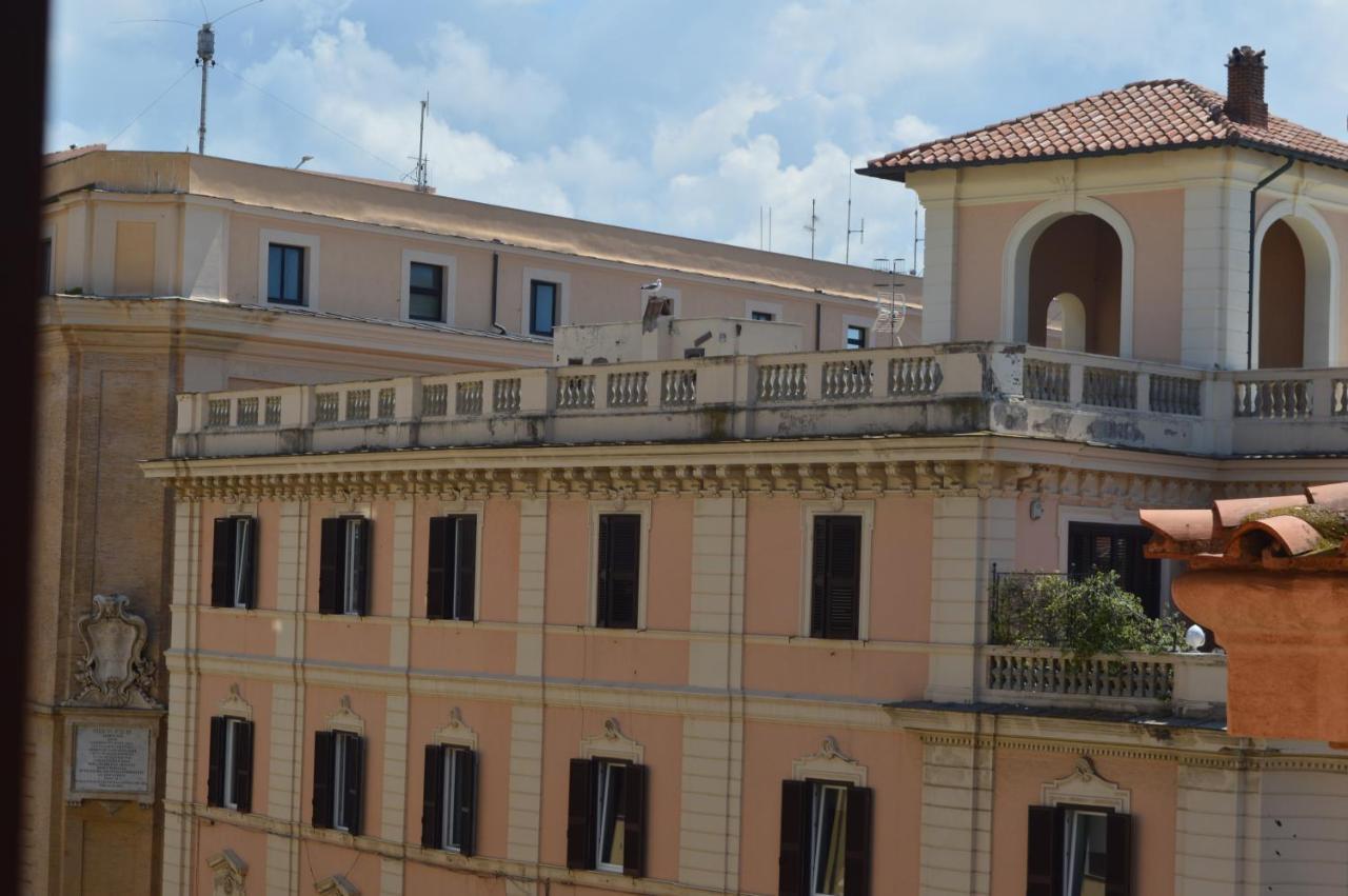 Апартаменти Domus Cavour Чивітавекк'я Екстер'єр фото